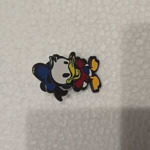 Donald duck Disney pin, great condition